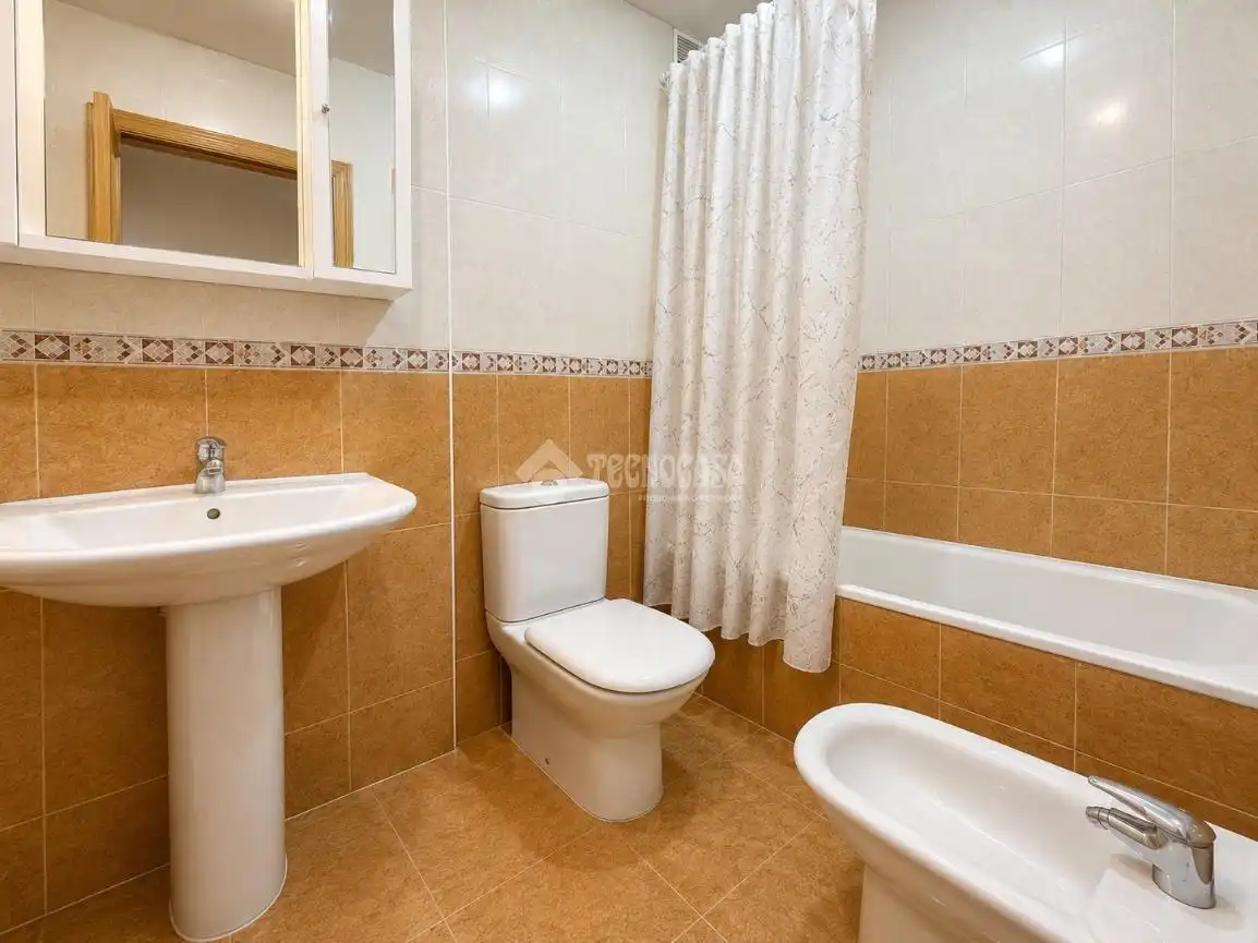 Bathroom of Flat for sale in Arganda del Rey  with Heating, Parquet flooring and Storage room