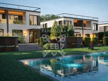 Adosado con piscina en venta en Fenals