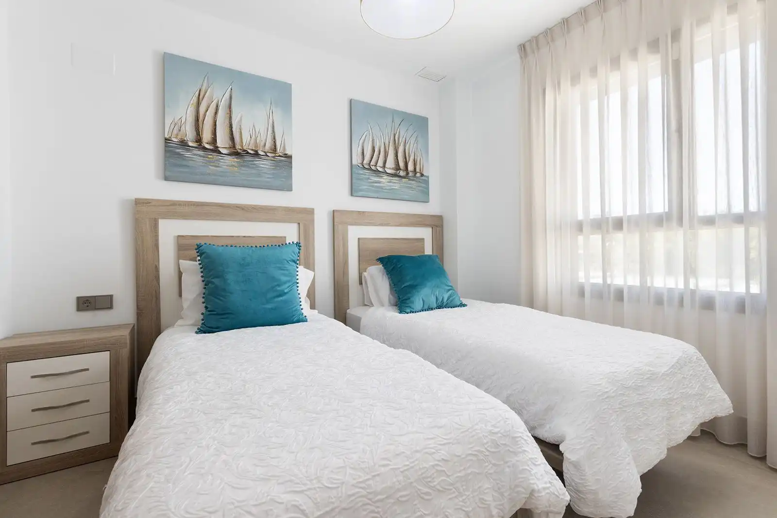 Dormitori de Apartament en venda en Casares amb Aire condicionat, Terrassa i Moblat