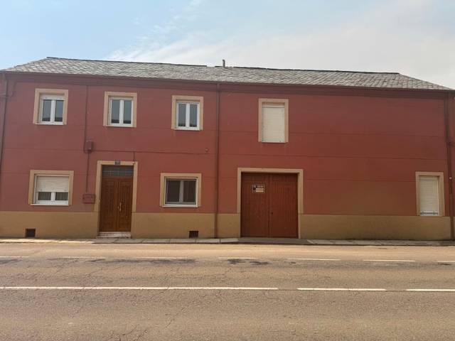 Casa-chalet en Venta en Calle Carretera en Urdiales del Páramo