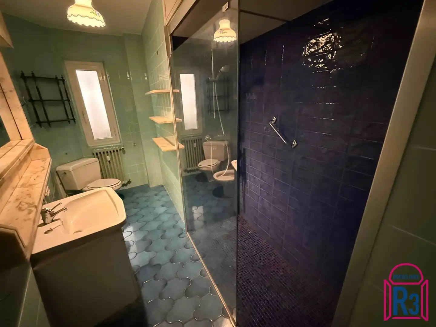 Badezimmer von Wohnung zur Miete in León Capital  mit Heizung und Terrasse