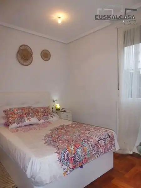 Habitación de Apartamento en venta en Errekalde