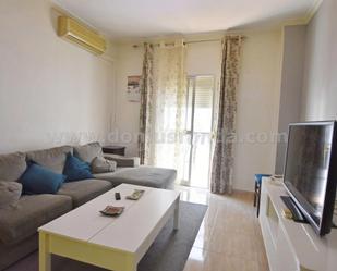 Living room of Flat for sale in Ronda  with Air Conditioner, Terrace and Balcony