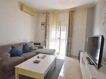 Living room of Flat for sale in Ronda  with Air Conditioner, Terrace and Balcony