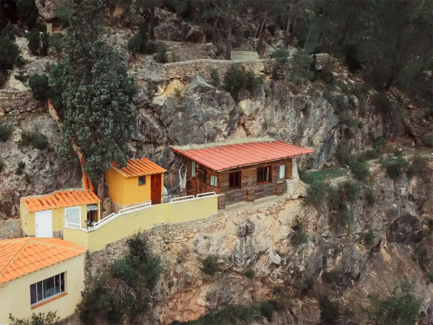 Vista exterior de Local en venda en Montanejos amb Parquet i Moblat