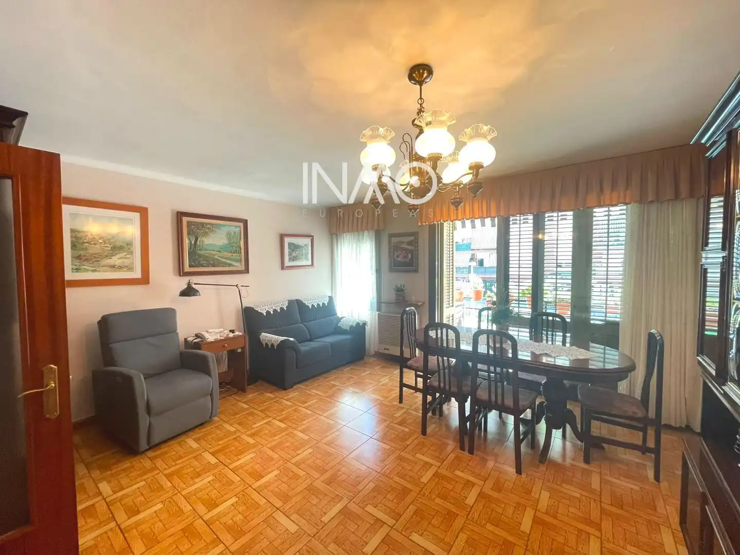 Vista exterior de Piso en venta en Rubí con Aire acondicionado, Calefacción y Terraza