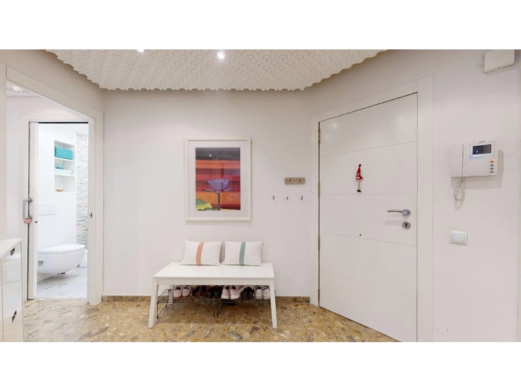 Piso en venta en  Valencia Capital con Balcón