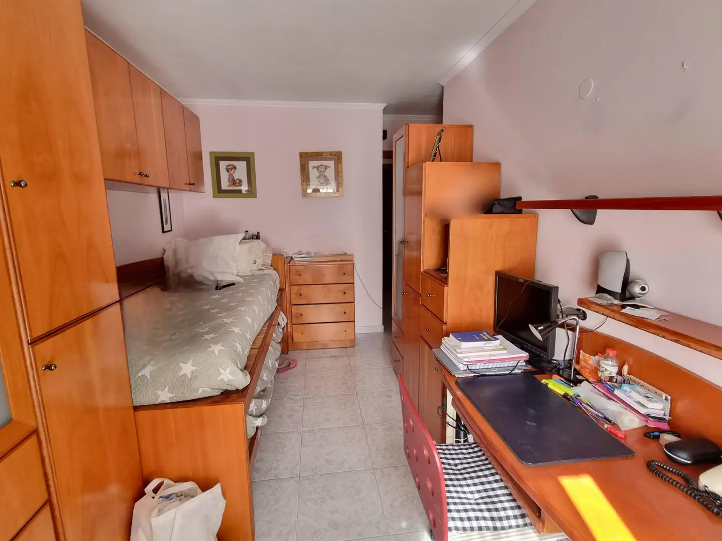 Bedroom of Flat for sale in Girona  with Air Conditioner, Heating and Terrace