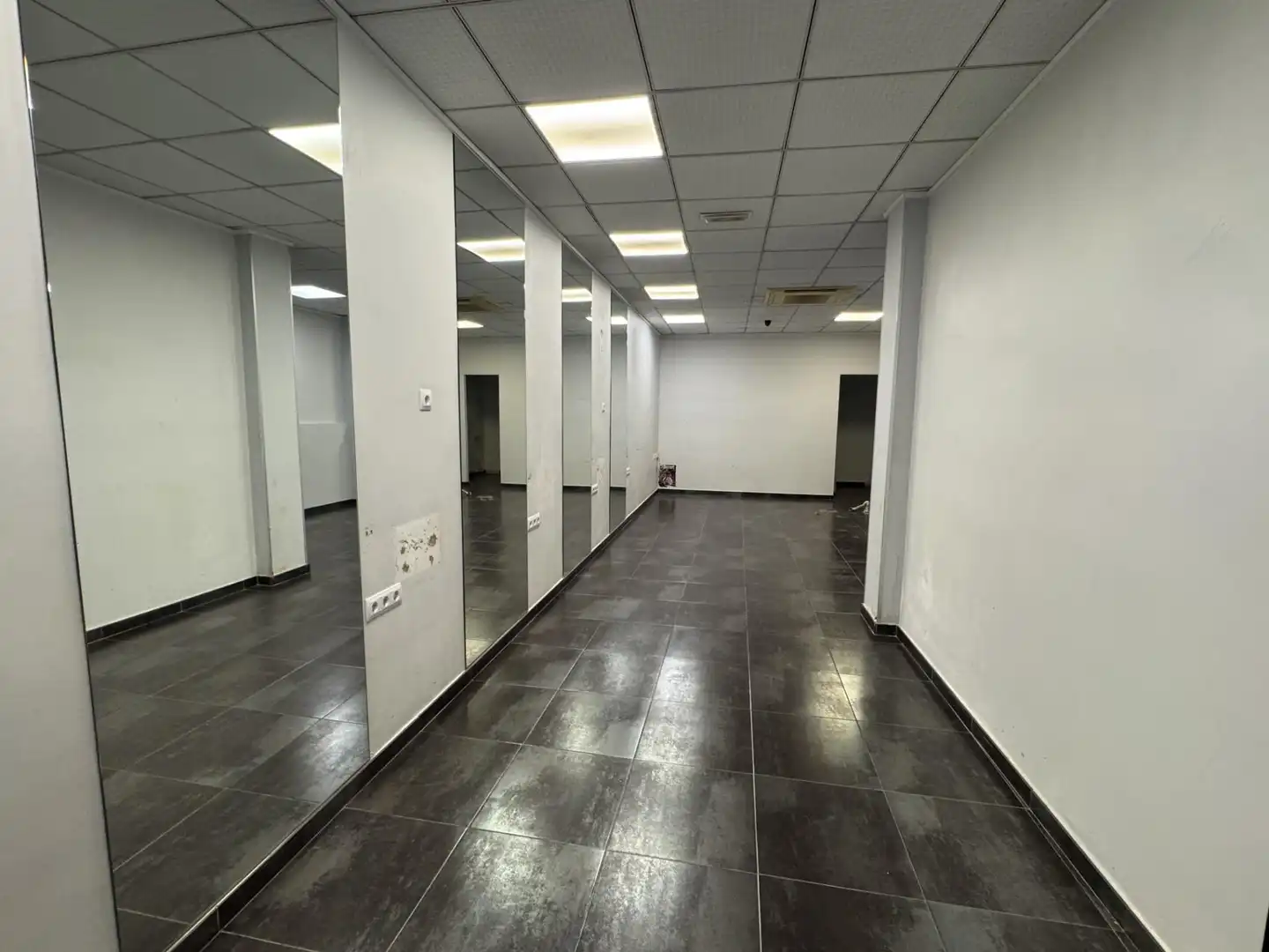 Local comercial de lloguer a Calle LLUIS VIVES, imagen 2
