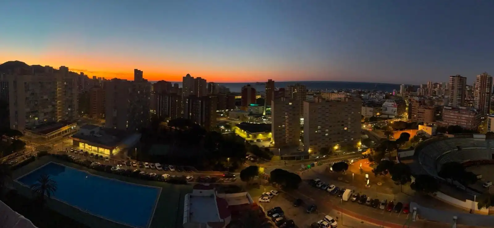 Außenansicht von Wohnungen zum Verkauf in Benidorm mit Privatgarten, Terrasse und Möbliert