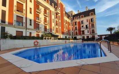 Swimming pool of Flat for sale in  Logroño  with Air Conditioner, Swimming Pool and Balcony