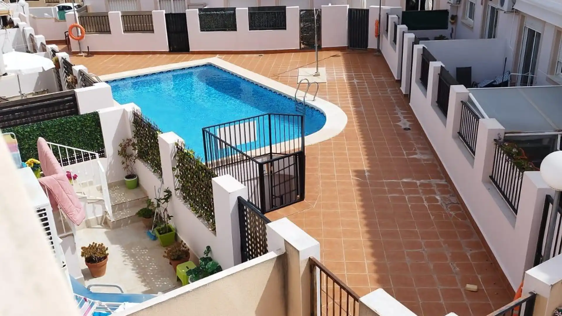 Piscina de Casa o chalet en venta en Polop con Aire acondicionado, Jardín privado y Piscina comunitaria