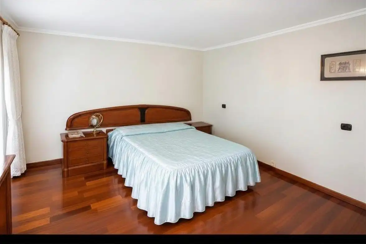 Habitación de Residencial en venta en Burgos