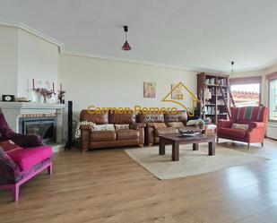 Living room of House or chalet for sale in Carbajosa de la Sagrada  with Heating, Private garden and Community pool