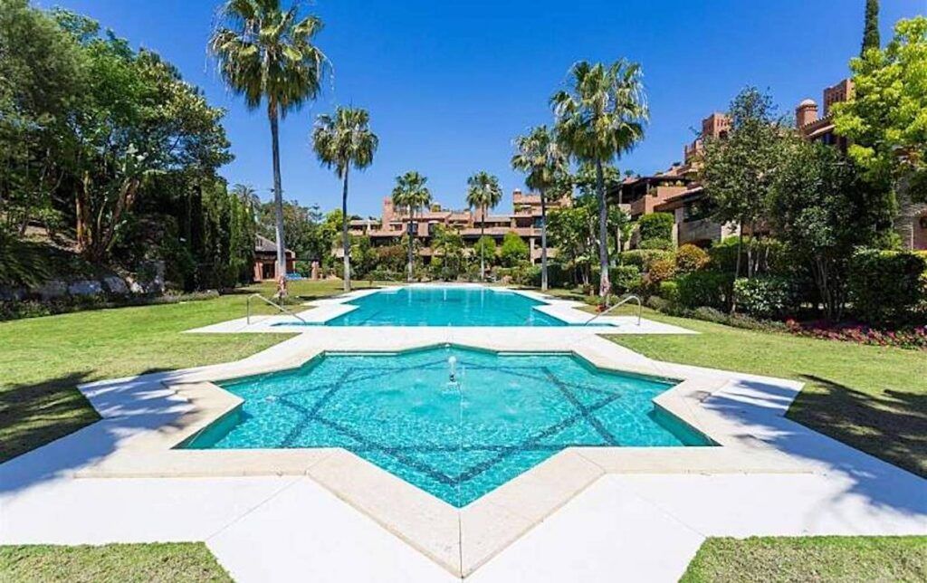 Garden of Apartment for sale in Estepona  with Air Conditioner, Heating and Terrace