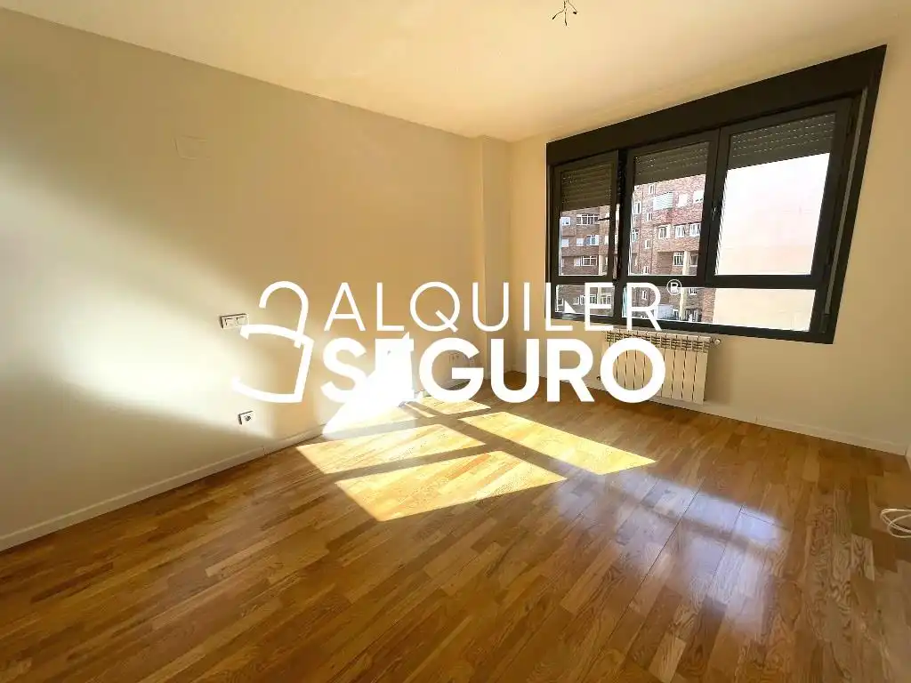 Habitación de Piso de alquiler en Madrid con Aire acondicionado, Calefacción y Trastero