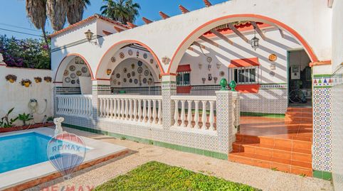 Chalet independiente frente al mar