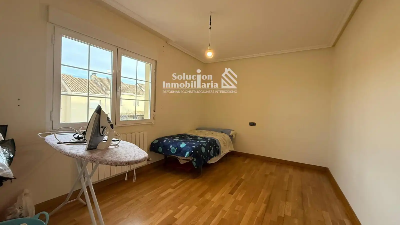 Habitación de Casa adosada en venta en Carrascal de Barregas con Calefacción, Terraza y Amueblado