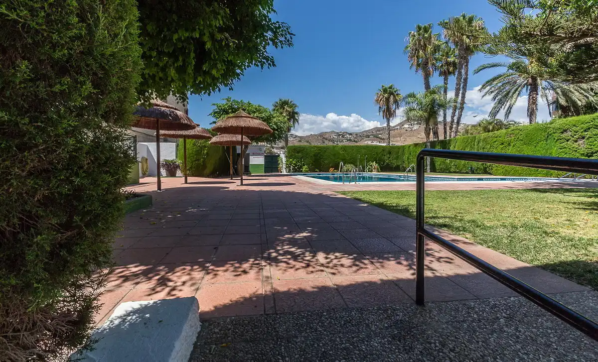 Swimming pool of Flat for rent in Almuñécar  with Furnished