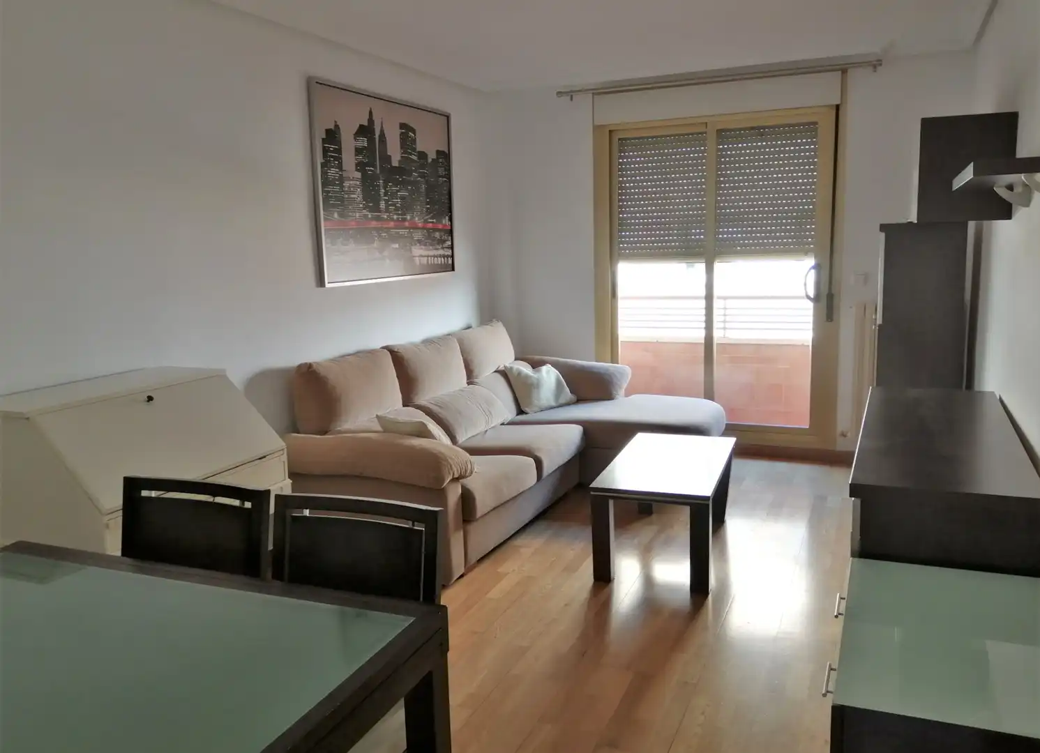 Living room of Flat for rent in Zaragoza  with Air Conditioner, Heating and Parquet flooring