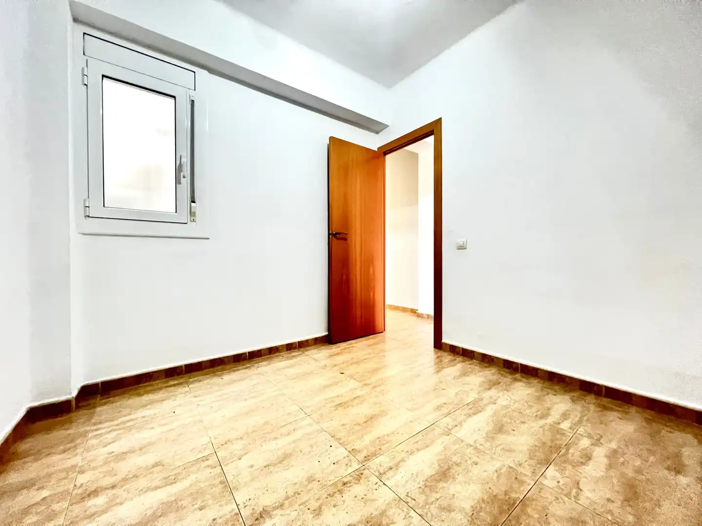 Habitación de Piso en venta en Sabadell con Calefacción, Horno y Balcón