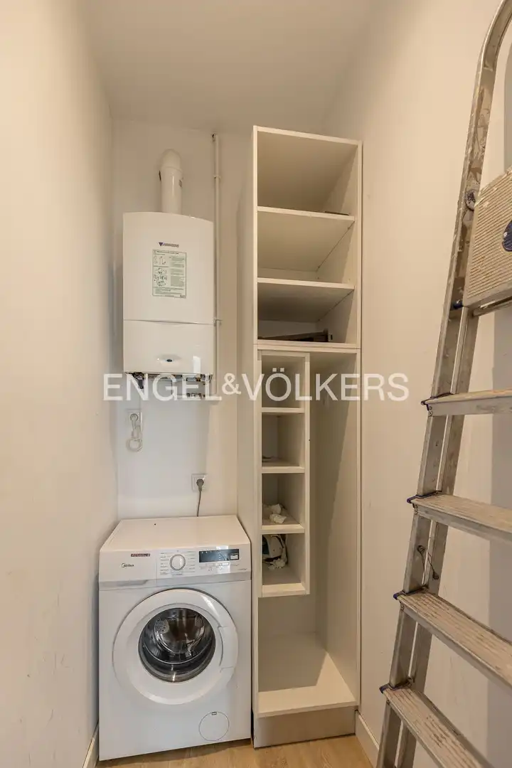 Balcony of Flat for rent in Madrid  with Air Conditioner, Heating and Storage room