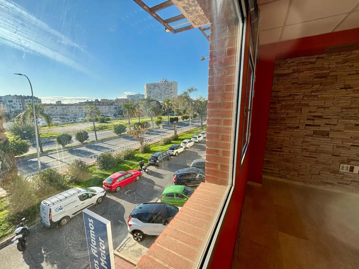 Vista exterior de Local de lloguer en Torremolinos amb Aire condicionat