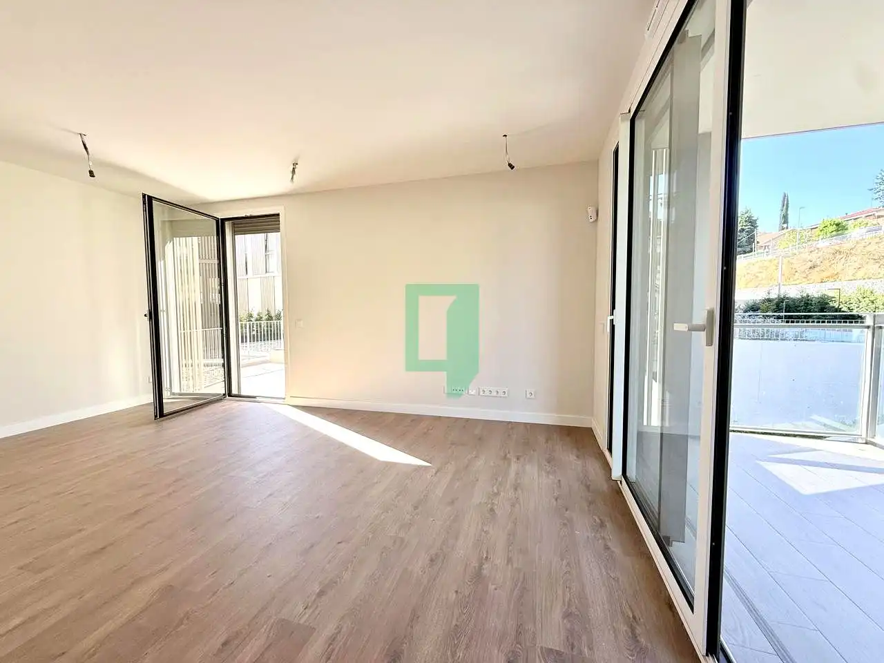 Wohnzimmer von Wohnung zur Miete in Tiana mit Klimaanlage und Terrasse