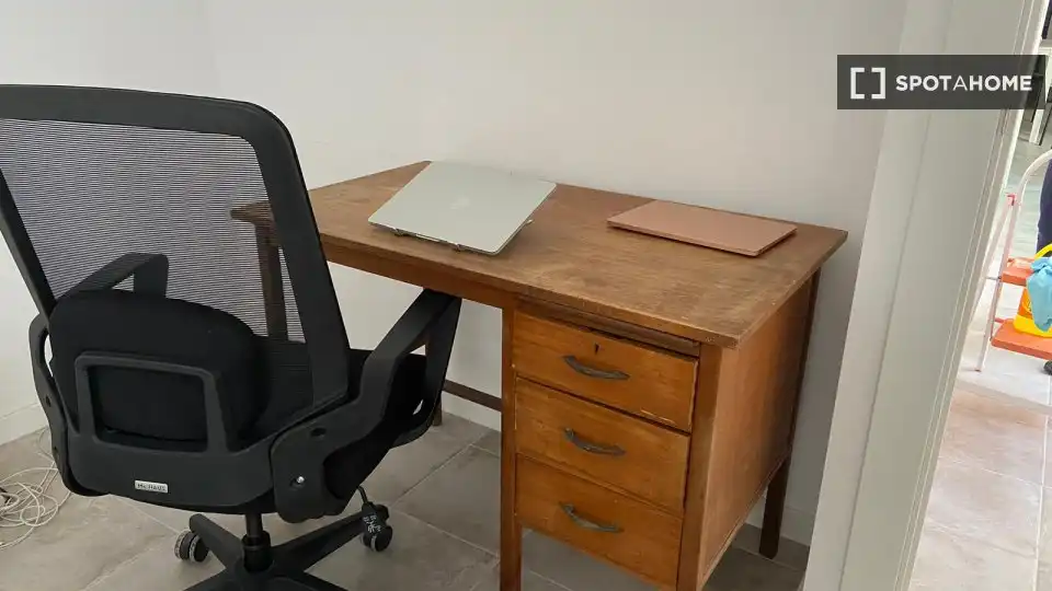 Flat for rent in Valencia  with Air Conditioner, Heating and Furnished