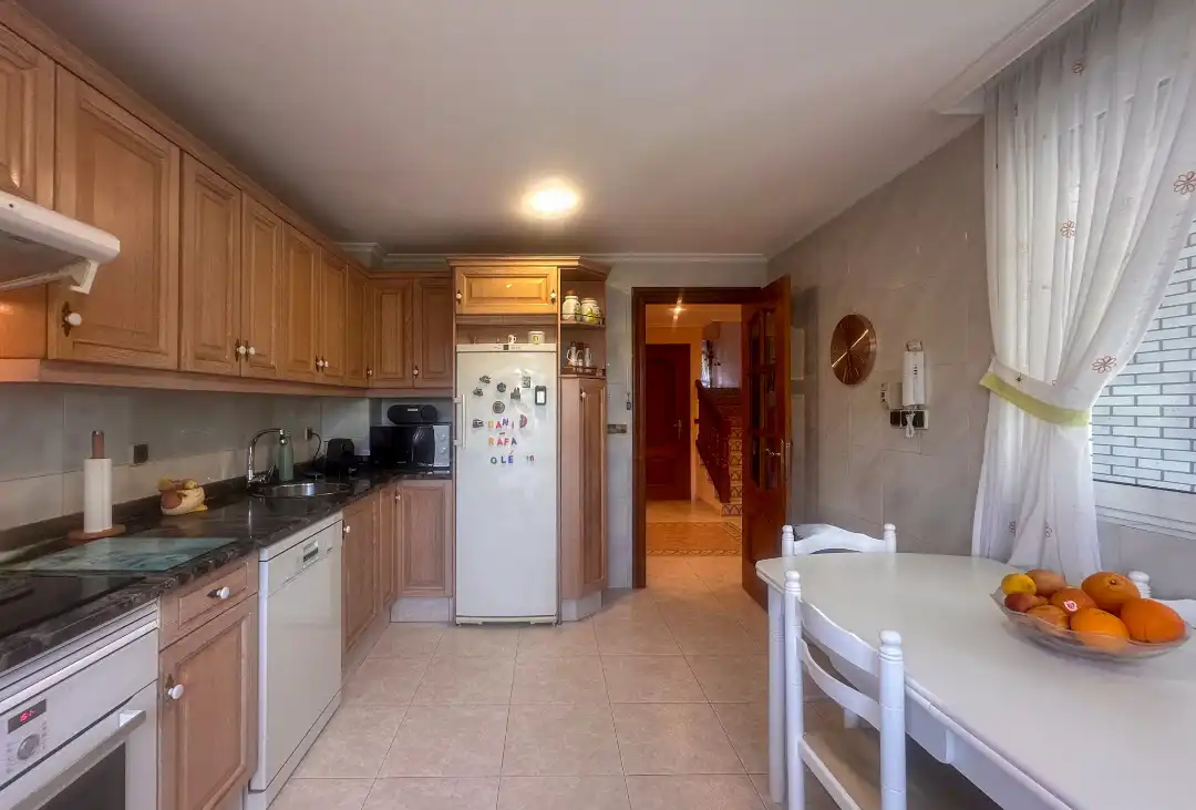 Cocina de Casa o chalet en venta en Camargo con Calefacción, Jardín privado y Terraza