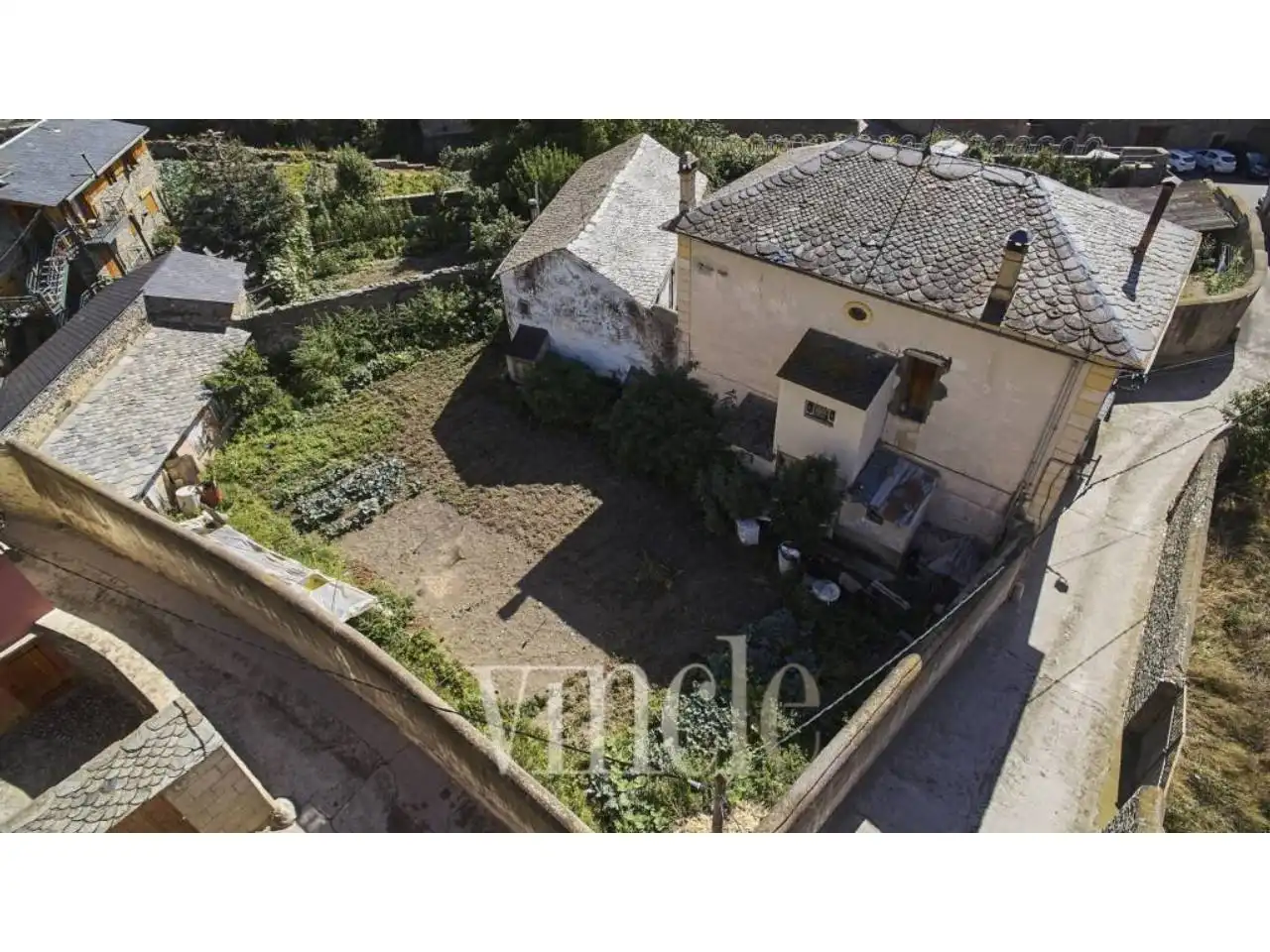 Buildings for sale in Ger