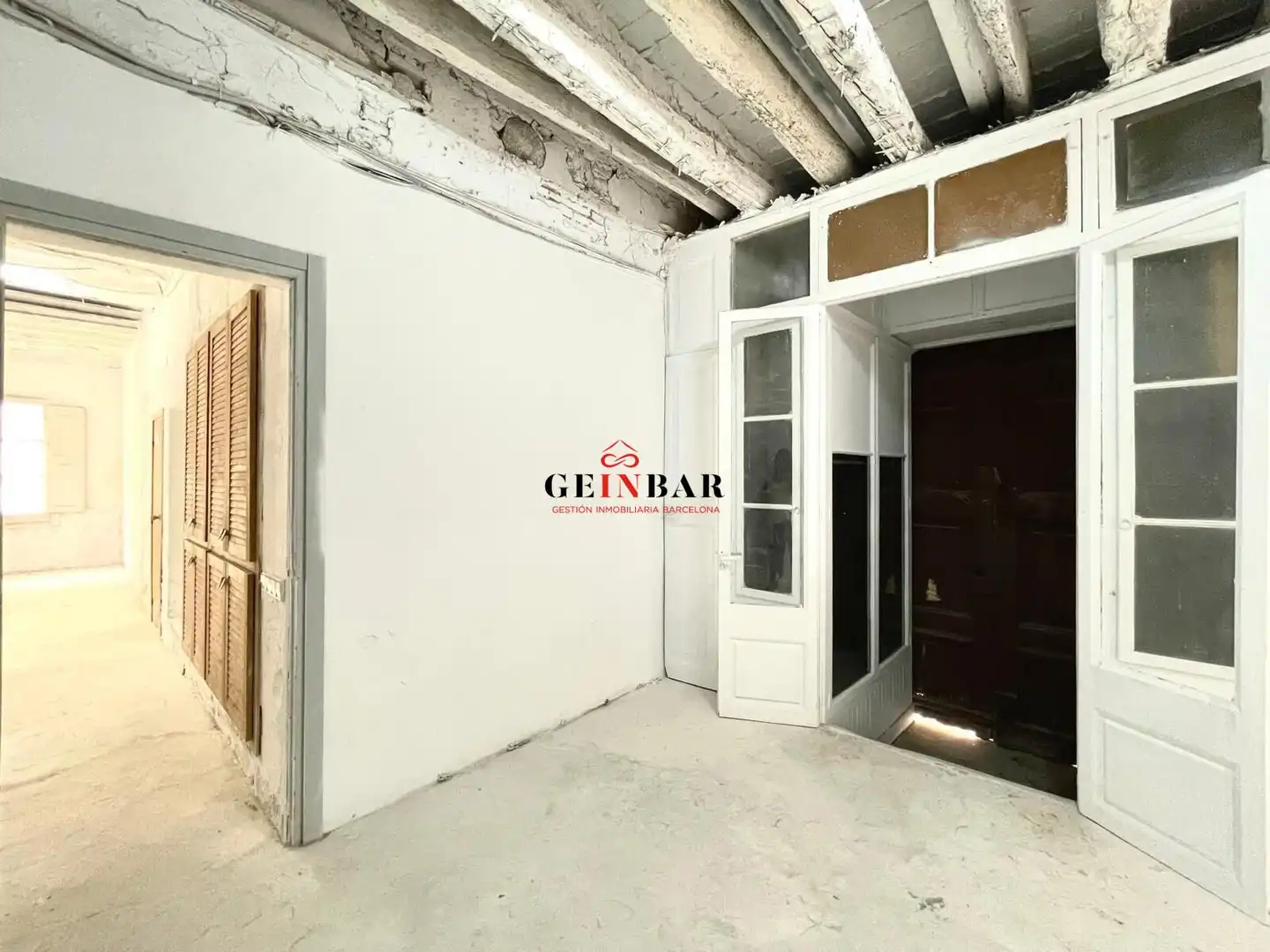 Planta baja en venta en Barcelona con Trastero y Alarma