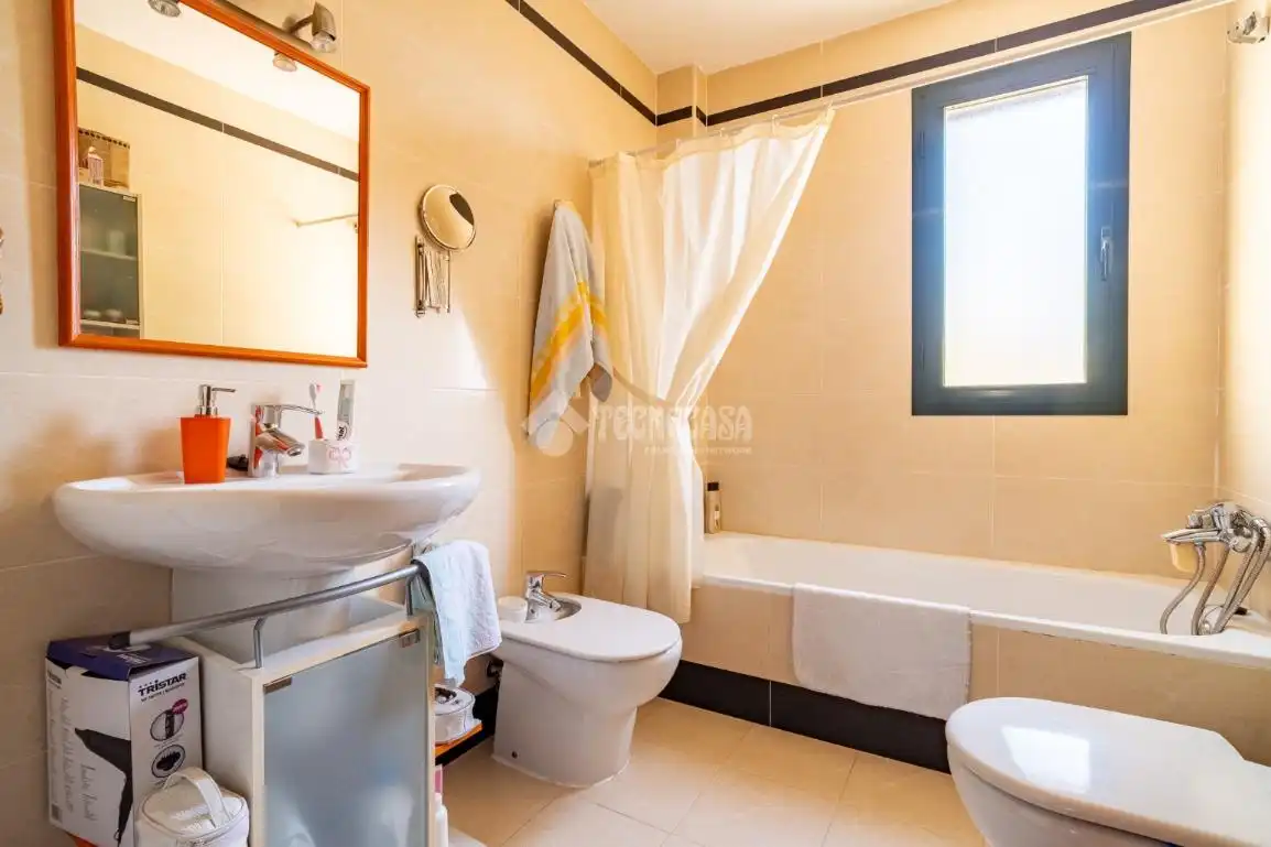 Badezimmer von Wohnung zum Verkauf in Jun