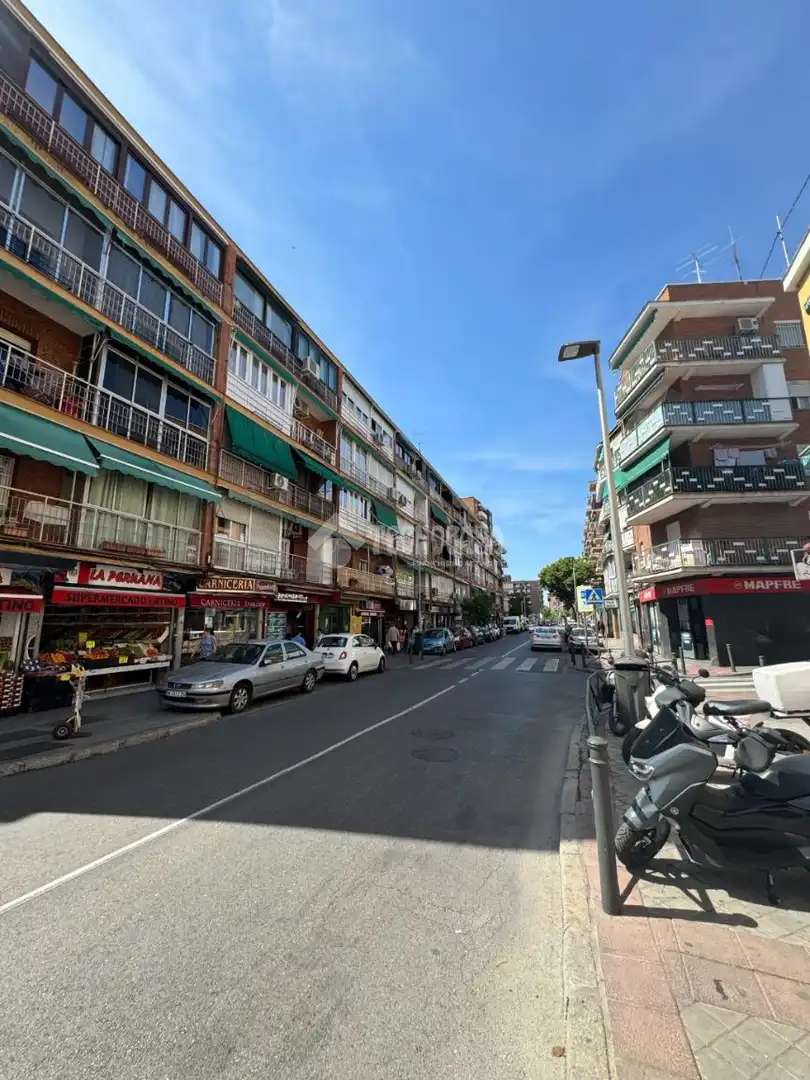 Vista exterior de Piso en venta en Madrid