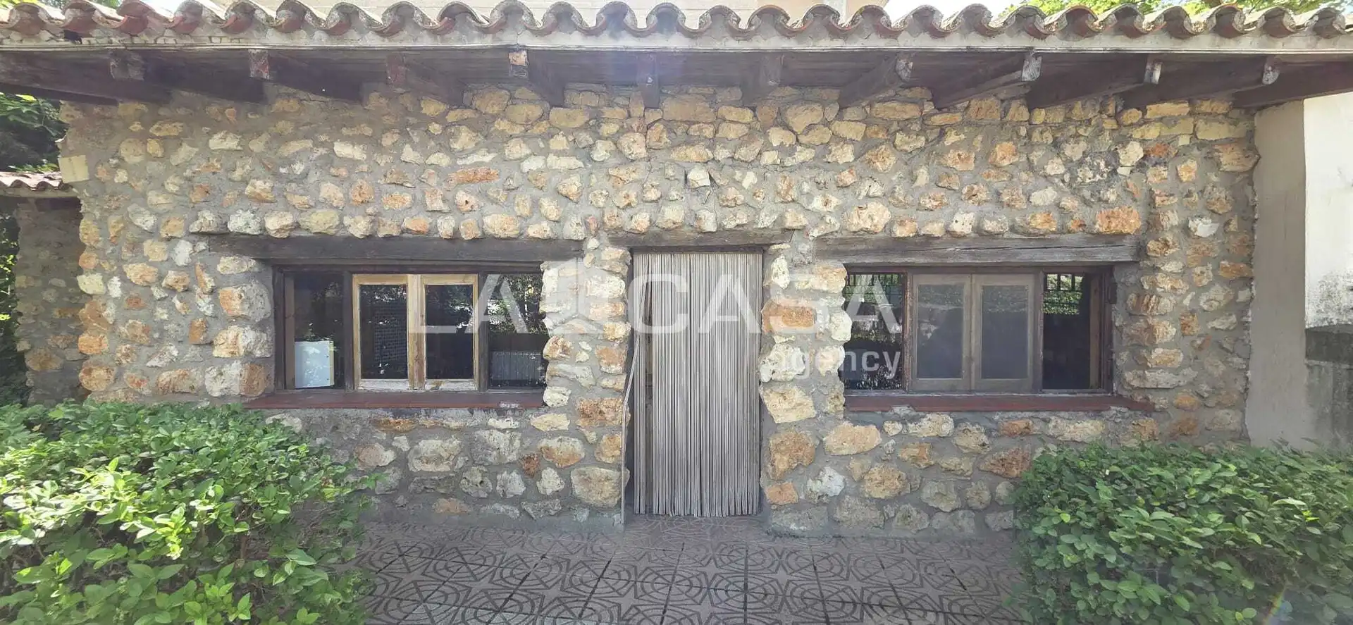 Vista exterior de Casa o xalet en venda en Dueñas amb Calefacció