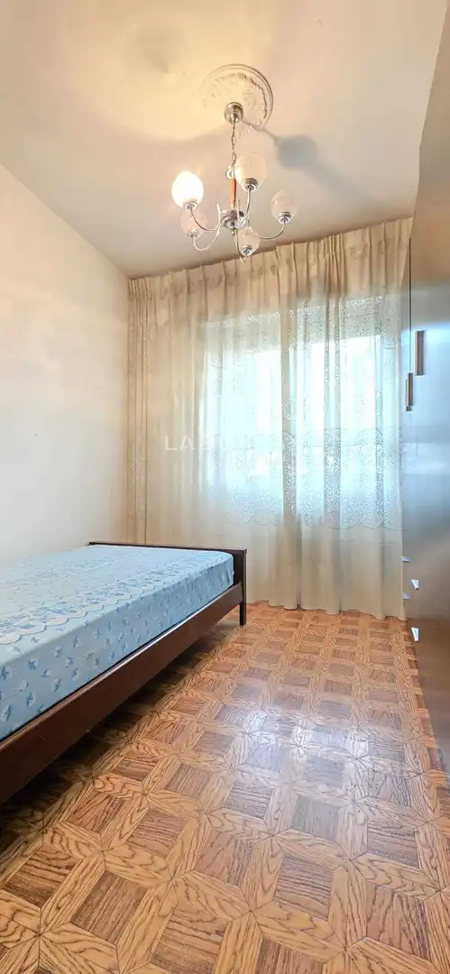 Dormitori de Pis en venda en Hospital 