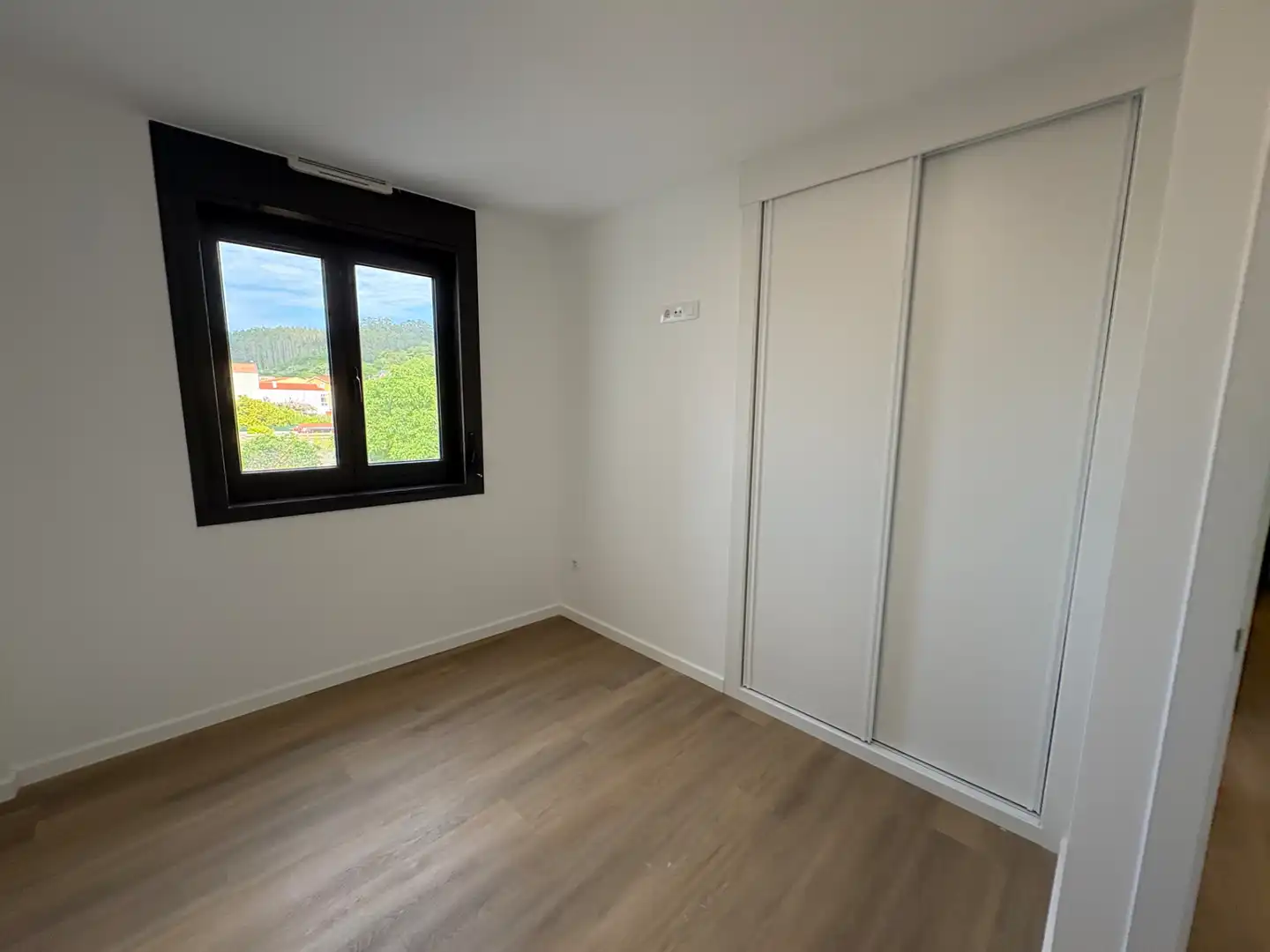 Habitación de Piso en venta en Cedeira con Trastero, Horno y Lavadora