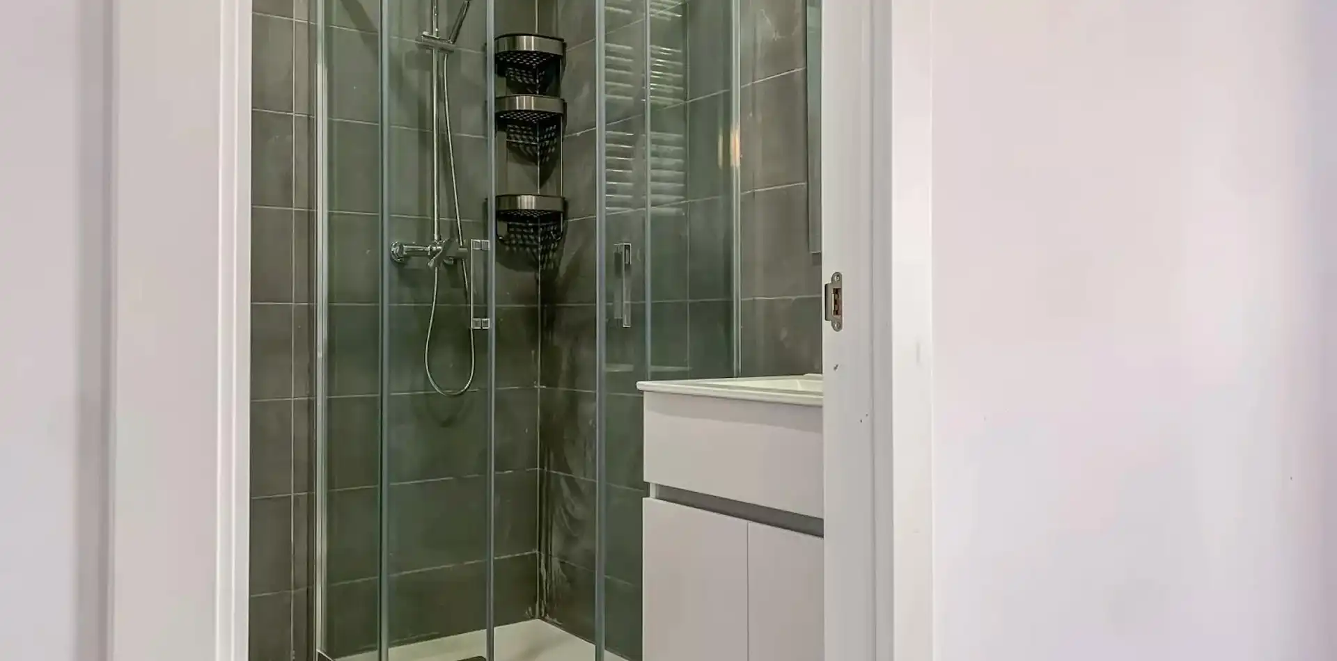 Bathroom of Flat for share in L'Hospitalet de Llobregat  with Heating, Washing machine and Internet