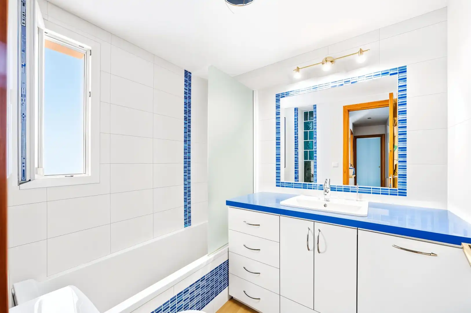 Bathroom of Flat for sale in Chiclana de la Frontera  with Air Conditioner