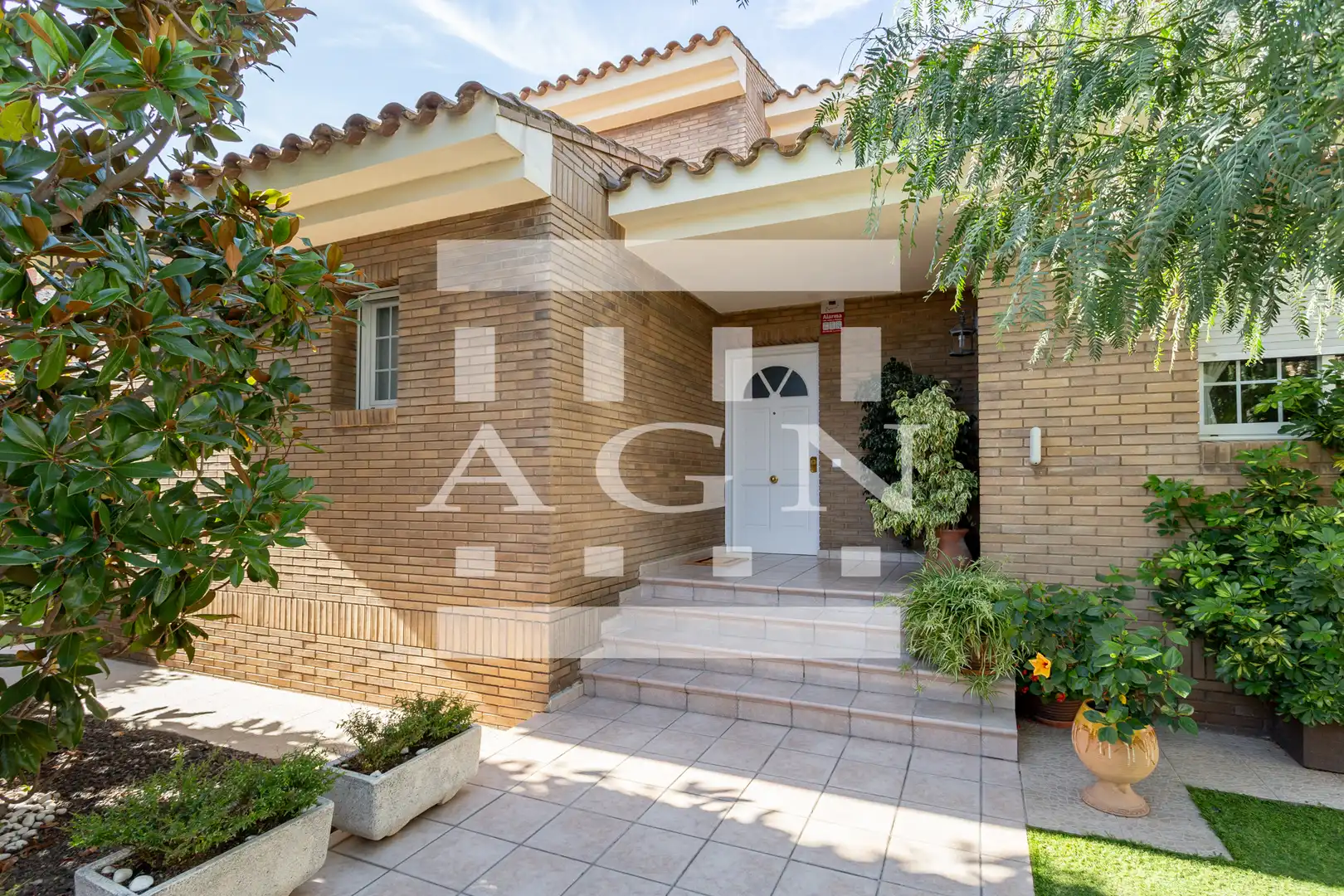 Vista exterior de Casa o xalet en venda en Cambrils amb Aire condicionat, Calefacció i Jardí privat