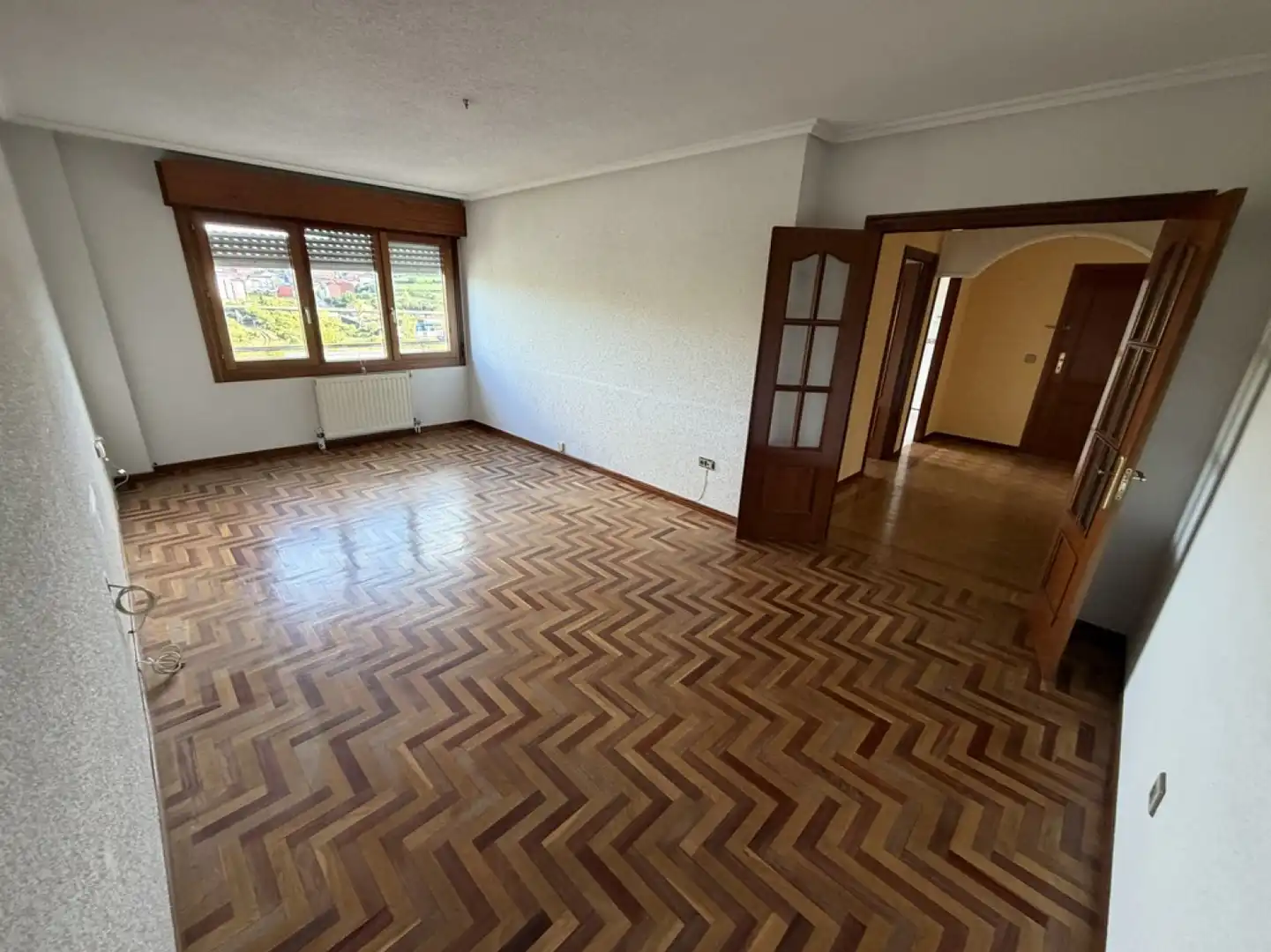 Sala d'estar de Pis en venda en Avilés amb Calefacció, Parquet i Terrassa