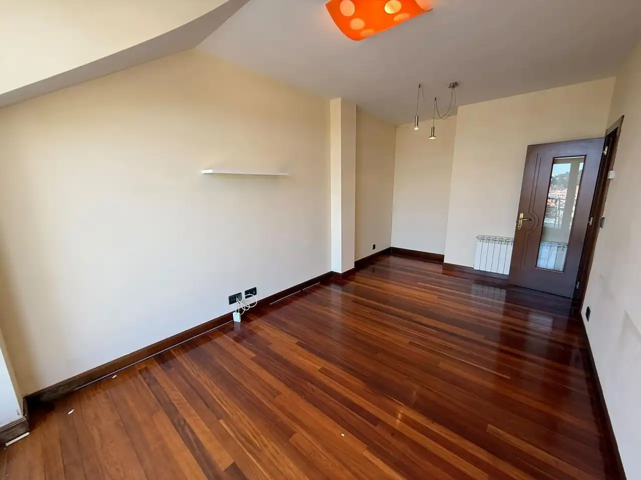 Sala d'estar de Àtic en venda en Castro-Urdiales amb Calefacció, Terrassa i Traster