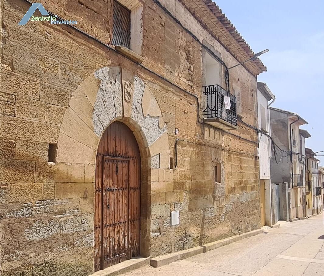 Vista exterior de Casa o xalet en venda en Loscorrales amb Calefacció, Jardí privat i Terrassa