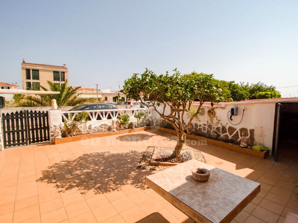 Vista exterior de Casa o xalet en venda en Maó amb Terrassa
