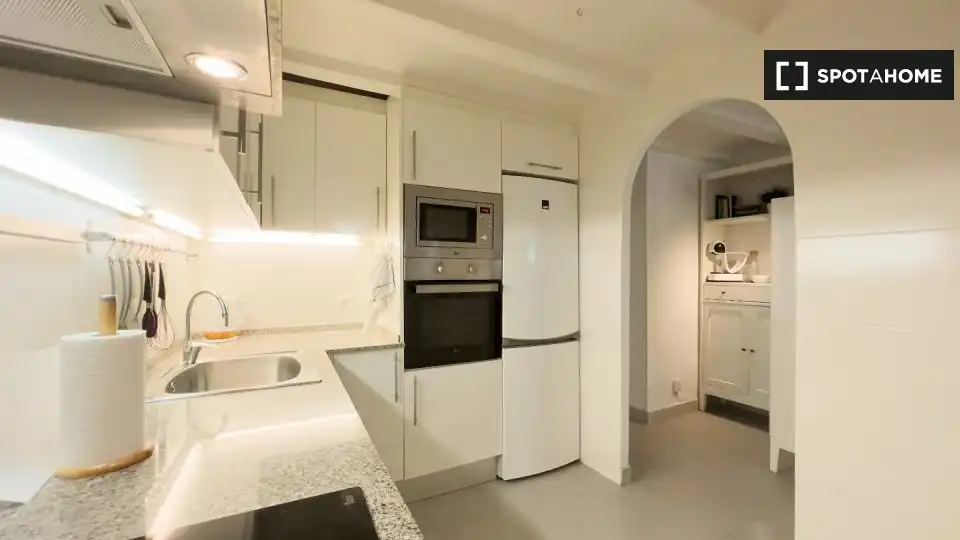 Flat with terrace to rent in Ciutat Vella, imagen 11
