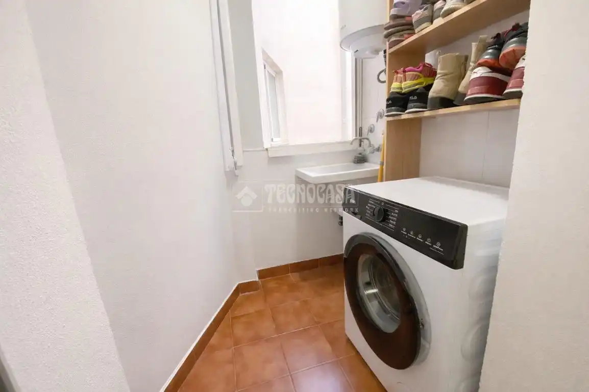 Badezimmer von Wohnung zum Verkauf in Viator mit Abstellraum
