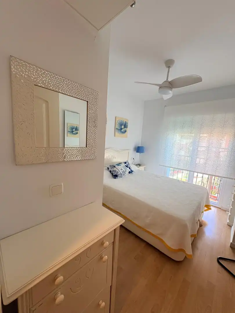 Habitación de Piso de alquiler en Motril con Jardín privado, Terraza y Amueblado