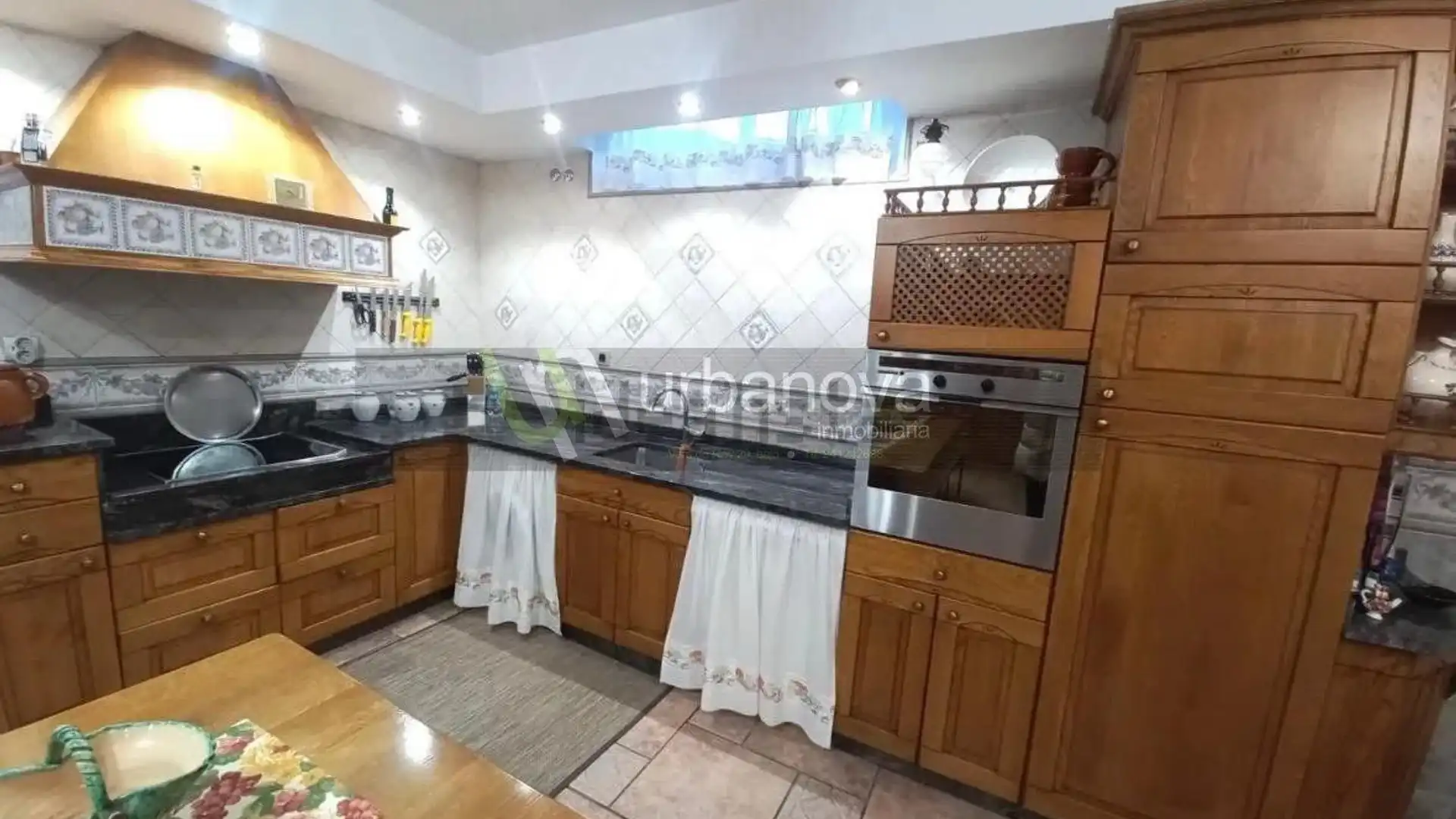 Kitchen of Houses for sale in  Logroño  with Heating, Private garden and Parquet flooring