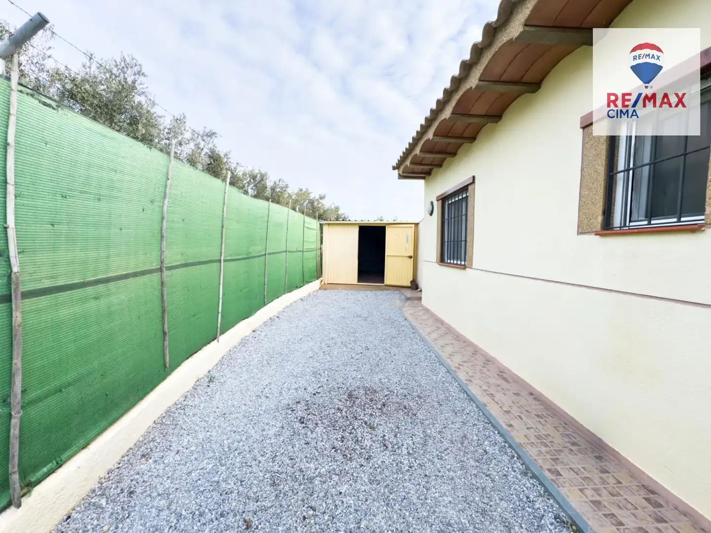 Vista exterior de Casa o xalet en venda en Pozo Alcón amb Aire condicionat, Calefacció i Jardí privat