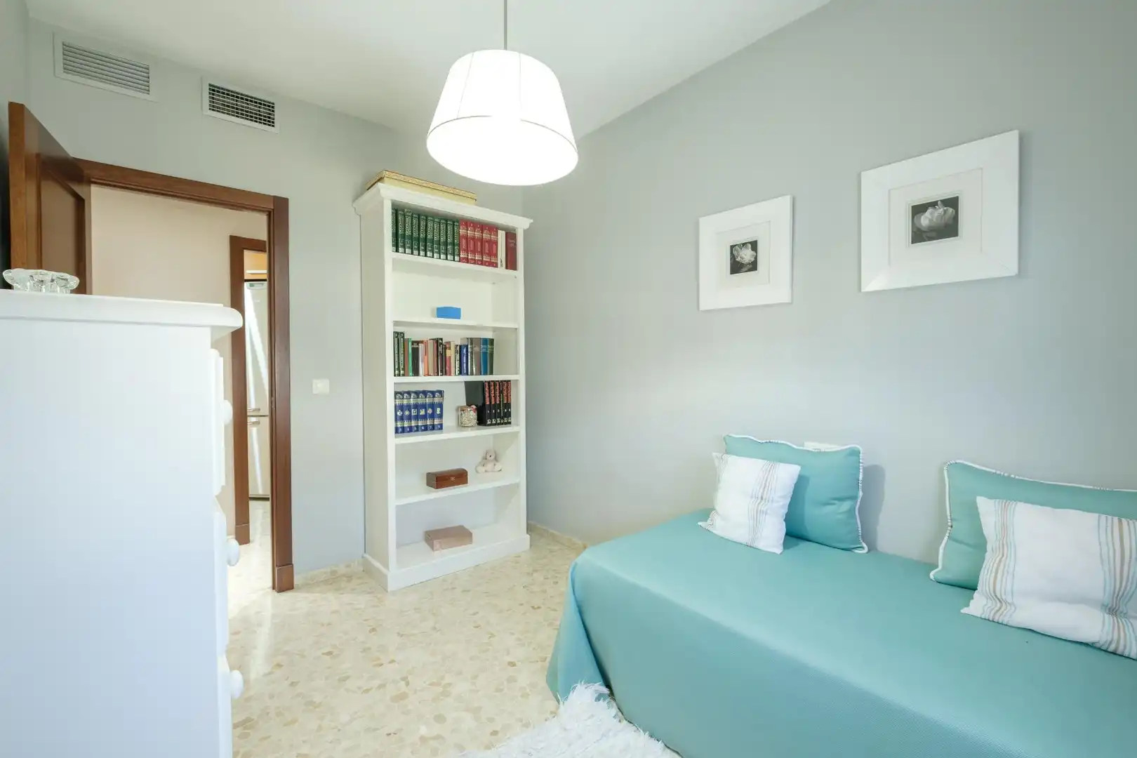 Habitación de Piso en venta en Alcalá de Guadaira con Aire acondicionado, Jardín privado y Terraza